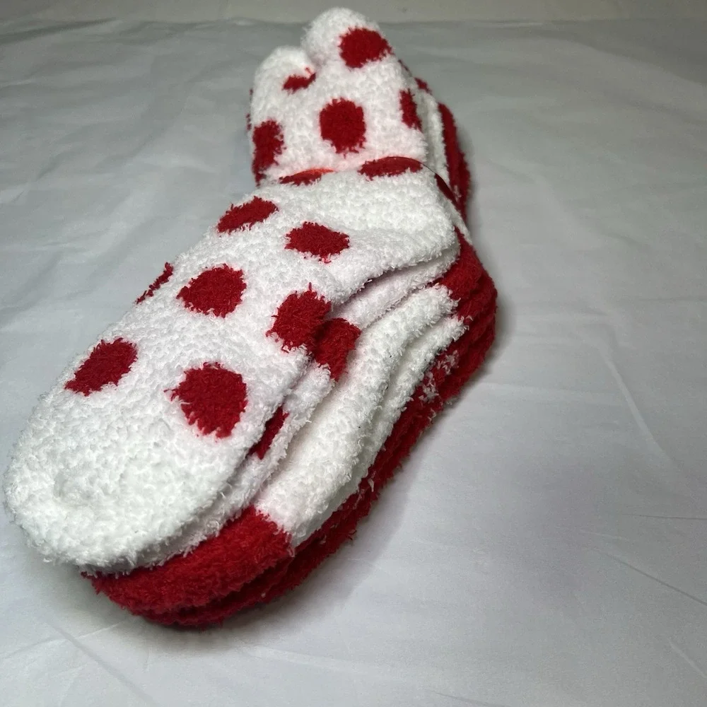 Forever 21 Women's‎ Set of 3 Xmas Socks Valentine Cozy Fluffy Shoe Size 5-9 NWT